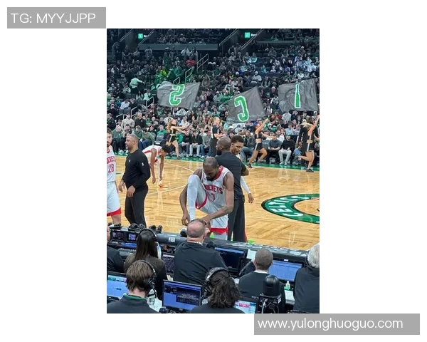 火箭主场大胜凯尔特人，霍华德表现抢眼